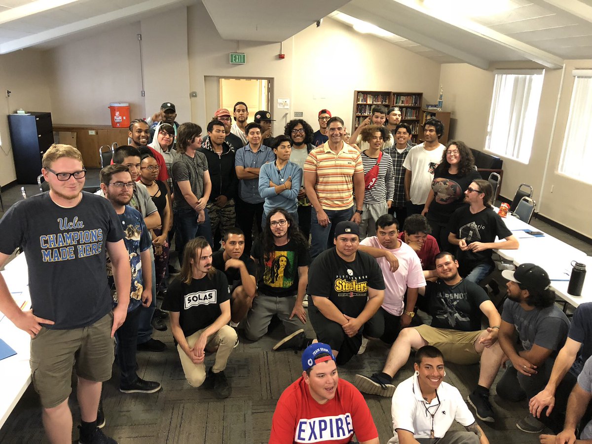 AdvanceTheSeed's tweet photo. Had a great class today with the California Conservation Corps -Pomona Site on “Relationships” and an amazing group mentoring session/presentation led by Cpt. Dean Capelletti from the La Habra Police Department. We love our mentors!! #mentoring #volunteers #advancetheseed https://t.co/r5m9HTBxm5