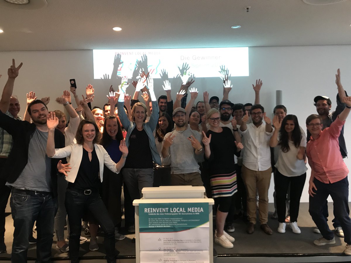 Luisante's tweet photo. Whooop! 7 Ideen zu #ReInventLocalMedia, die beim #IdeaSprint von @VorOrtNRW und dem @MediaLabBayern entstanden sind. Mega coole Truppe, bin SO gespannt, was sich noch draus entwickelt!! 🎉🎊🙌 https://t.co/RpddPvHXkp