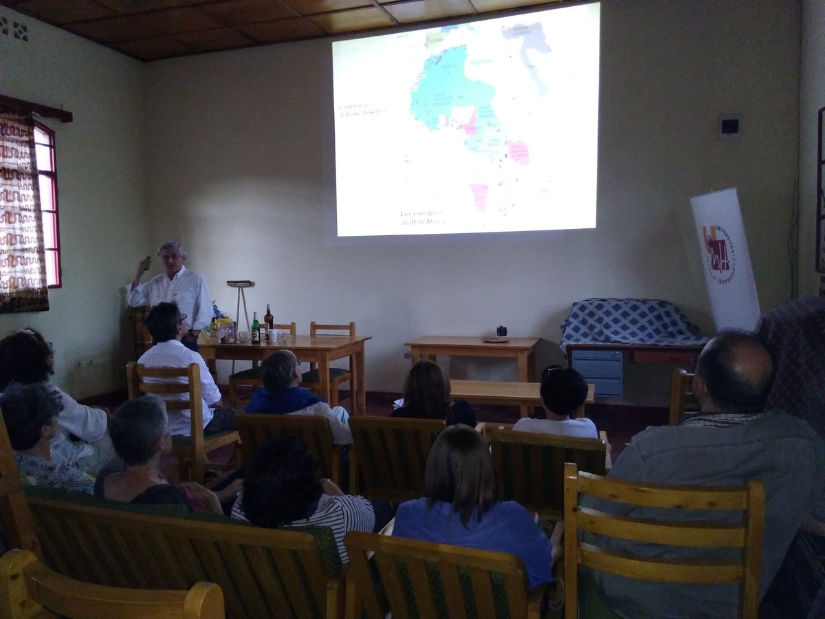 medicusmundinam's tweet photo. Esta tarde toca clase de historia de #Rwanda desde 1800 hasta la actualidad con el mejor profesor posible, Mariano Perez-Arroyo, de @UniversidadMH Un placer escucharle las 13 personas de @medicusmundi que están conociendo #Ruanda https://t.co/okEGGccglV