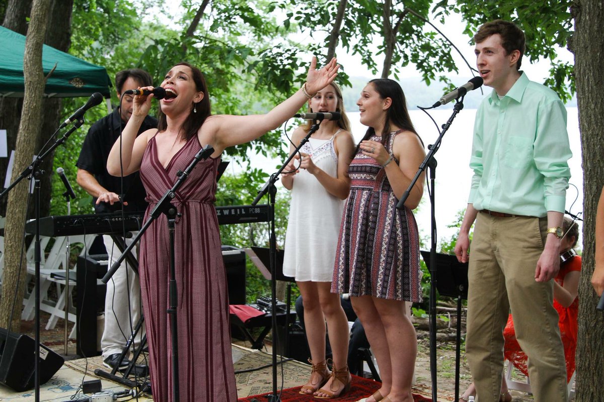 Flashback to last year’s #broadwayontheriver! We can’t wait for all the fun this year. Get your tickets today: bit.ly/2JQBGQ5