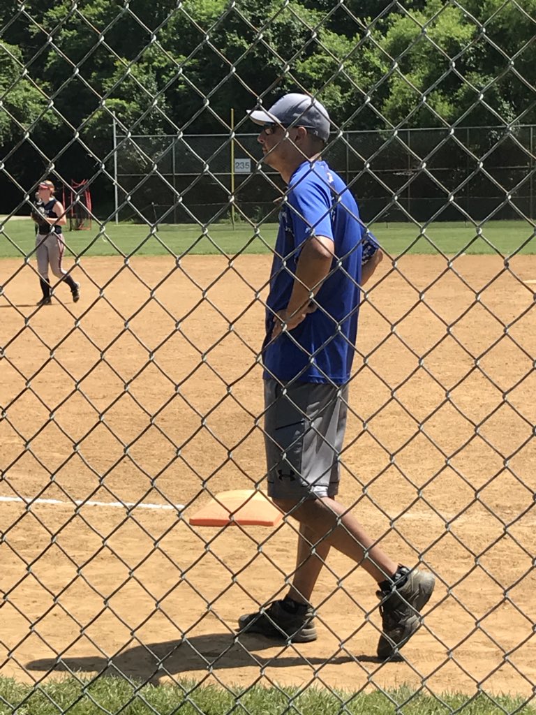 14UCannonsSB's tweet photo. Coaches and Dads in action! #CannonsDads #FathersDayWeekend #Boom https://t.co/QLWlnssbJh