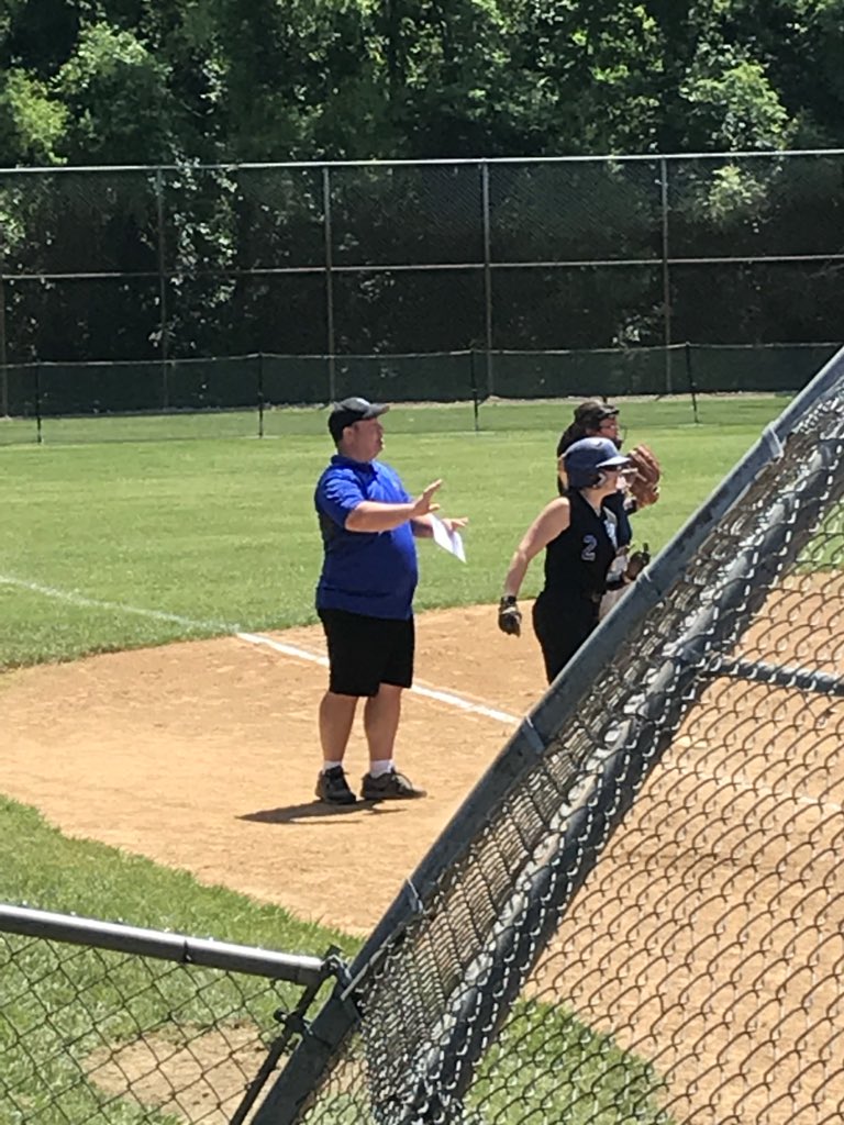 14UCannonsSB's tweet photo. Coaches and Dads in action! #CannonsDads #FathersDayWeekend #Boom https://t.co/QLWlnssbJh