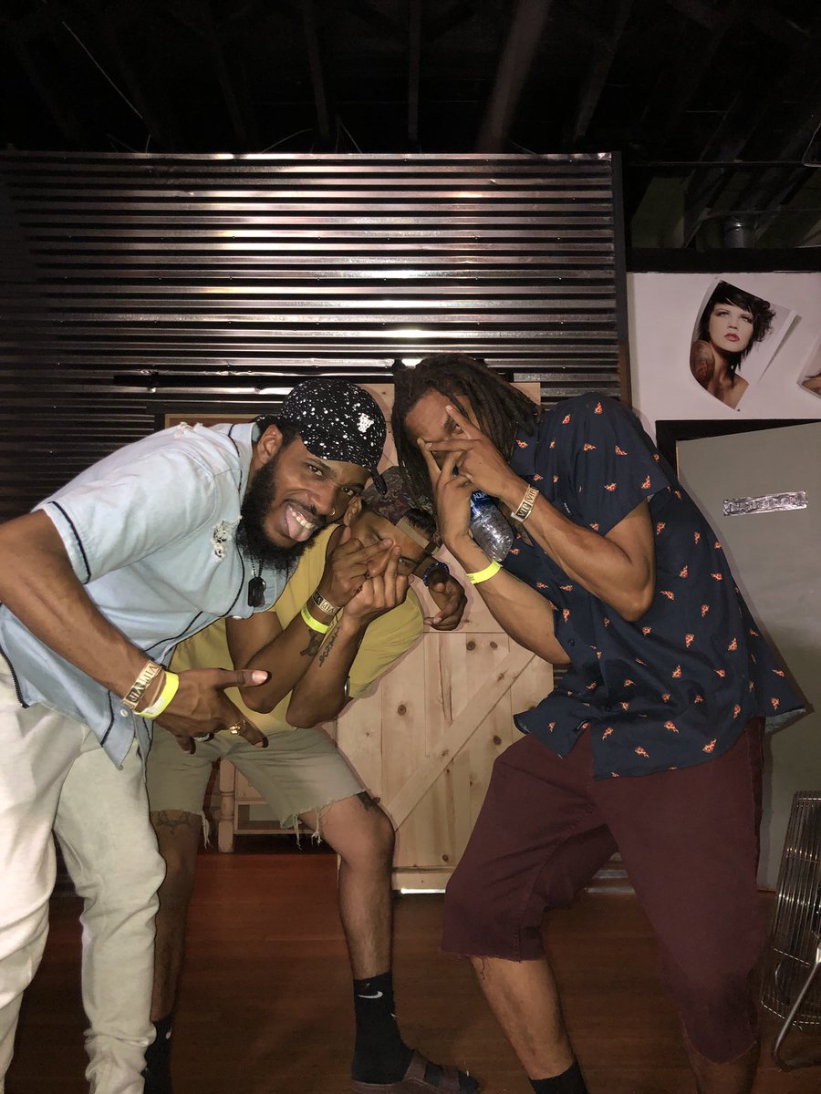 iamsisuUT's tweet photo. last night was dope as fuck https://t.co/9Uf0d3NjAw