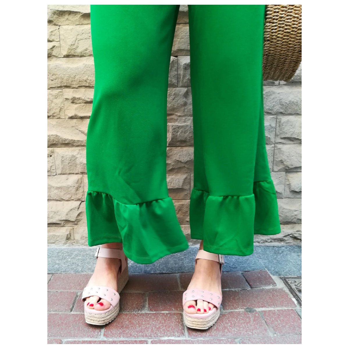 Ventas_InBloom's tweet photo. We ❤️ volantitos. Ya lo sabéis 😜 las sandalias son de nuestras amigas del @micsabates ¿monísima verdad? https://t.co/sNk8qqF7Il