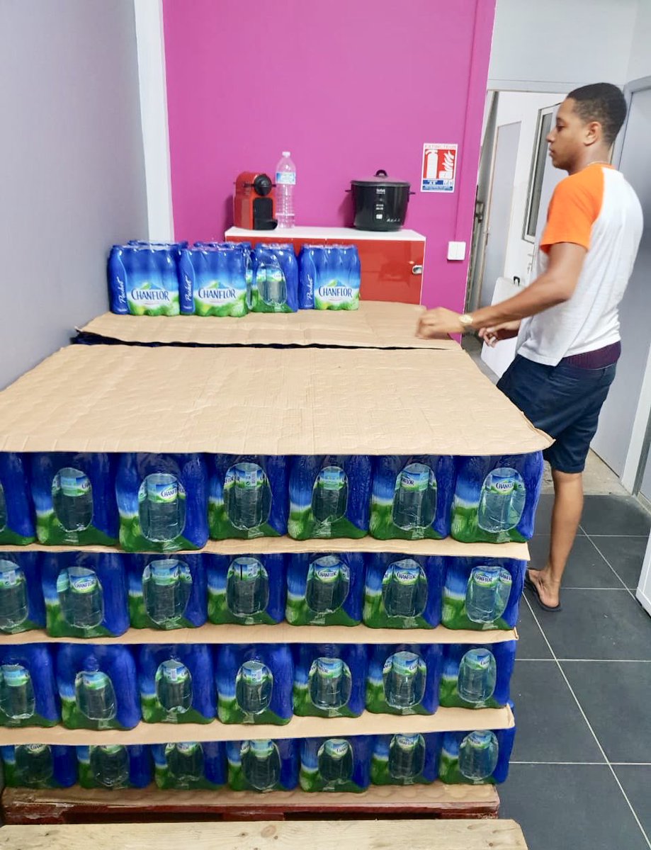 AMPI_MQ's tweet photo. #OpeBac2018 J-2 Distribution d’un petit-déjeuner à 3 800 candidats au #Baccalauréat - philo lundi 18 juin de 6h à 8h - 19 centres d’examens #Martinique Énorme #logistique 👏120 bénévoles @mja972 🙏Dons & financements #Chanflor #Banamart #LaSara #Elot #HyperU Coordination @AMPI_MQ https://t.co/5zXe9WWr1B
