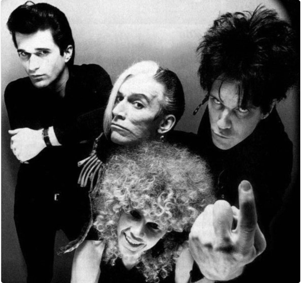 johnrobb77's tweet photo. sobering to think only one of these is left alive. One of the greatest sounding and looking bands of all time. https://t.co/ZUQkU8m5Xq