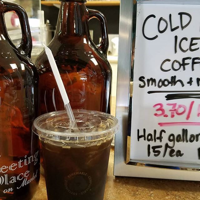 MeetingPlaceonM's tweet photo. It's a perfect day for our cold brew iced coffee! By the glass, or take home a full half gallon growler for just $15.
#coldbrew #weloveyou
.
.
.
#espresso #coffee #latte #coffeehouse #downtownlima #limaohio #lovelima #lovecoffee #coffeeshop #cafe #fairtr… https://t.co/qKRxQLZT3N https://t.co/JuqvKiqepA