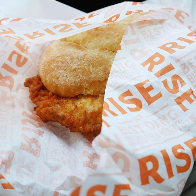 kokocooks's tweet photo. I was in Georgia for a day, and spent most of it eating biscuits. #biscuitlove #chickenbiscuit @risebiscuitsdonuts https://t.co/YiCOyWsWJv https://t.co/MN8JyxdTAR