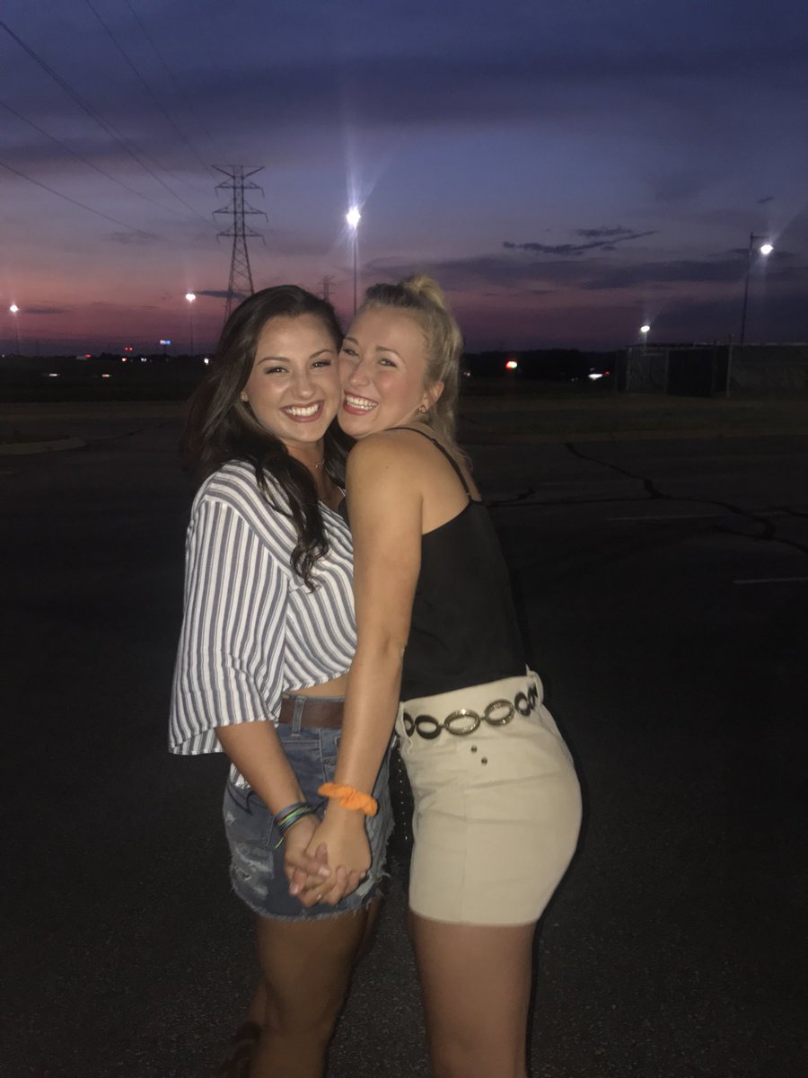 AbbeyDew1's tweet photo. Bff https://t.co/xbHdS5N8eb