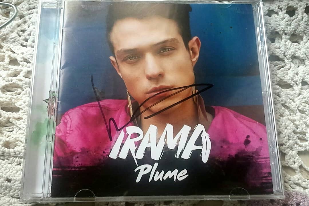 Jeanky95's tweet photo. Ti ho detto passa ma non passa mai 
ti ho detto basta ma non basta mai 
se ho toccato il fondo era solo per stare con te.
Grazie per oggi!!❤❤  16/06/18💕 
 @IRAMAPLUME
 #IRAMAPLUME
#INSTOREIRAMA #amici17 https://t.co/iEQxRGMgTV