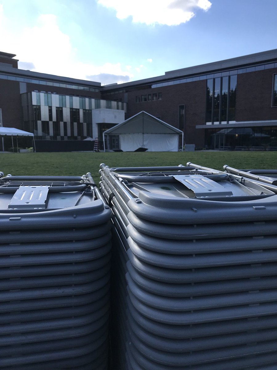 UOVP_Dr_T's tweet photo. .@uoregon .@CallMeADuck .@UOAlumni Commencement is coming! As preparations continue, the excitement builds for the moment Monday when we have the chance to welcome our newest Alumni Members!! #UOCommencement #UOGraduation #UO #UOregon https://t.co/WAqHG5aevu