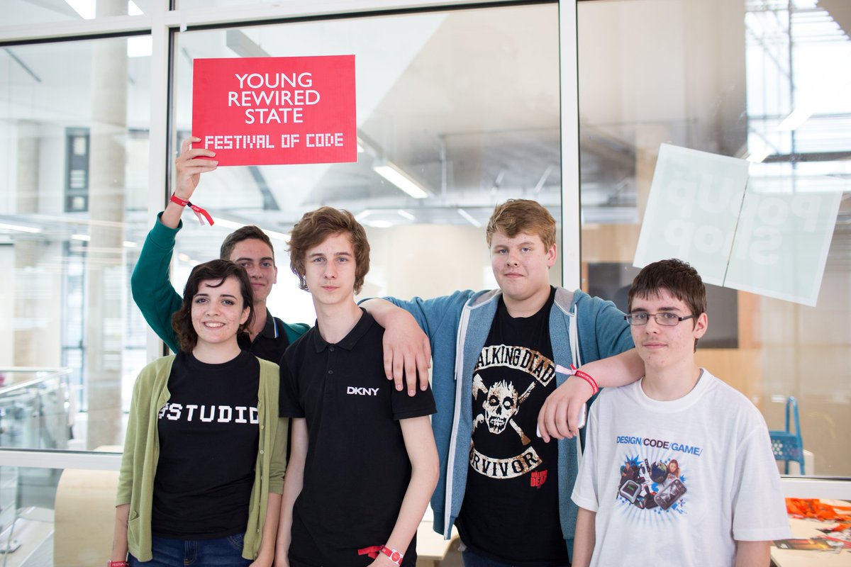 HurrieCrane's tweet image. I found this picture of @TheAdamGalloway and me @youngrewired 2014, sadly we did not win but it was a pretty fun event. #YRS #festivalOfCode #Programming