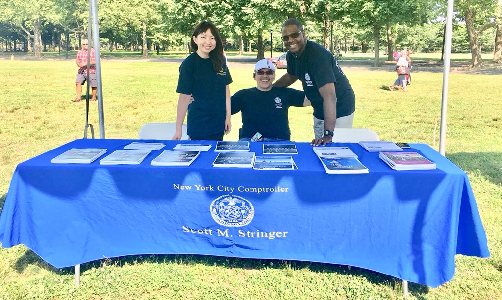 Mezikenyc's tweet photo. Out here in #Queens @ #FlushingMeadowsCoronaPark @SummerStage with members of the #ThePeoplesComptroller @NYCComptroller #ScottMStringer #CommunityAffairs & #CommunityActionCenter teams sharing info about the work of the office while we wait for #RoxanneShaunte & @KoolAndTheGang https://t.co/Y6XjaPhOXz