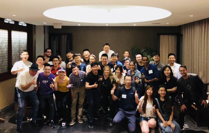 sheos_org's tweet photo. Your #blockproducer community working together in Beijing, a global family indeed. #eoslaunch @eos_store @cannon_eos @EOS_huobipool @eosbeijing @EOSAsia_one @eosoklahoma @eosbixin @EOSGravity @EOSeco2018 #eosseoul #flytomars #acroeos @Oracle_Chain @ONOsocial @EosArgentina https://t.co/3TEkx89kZi