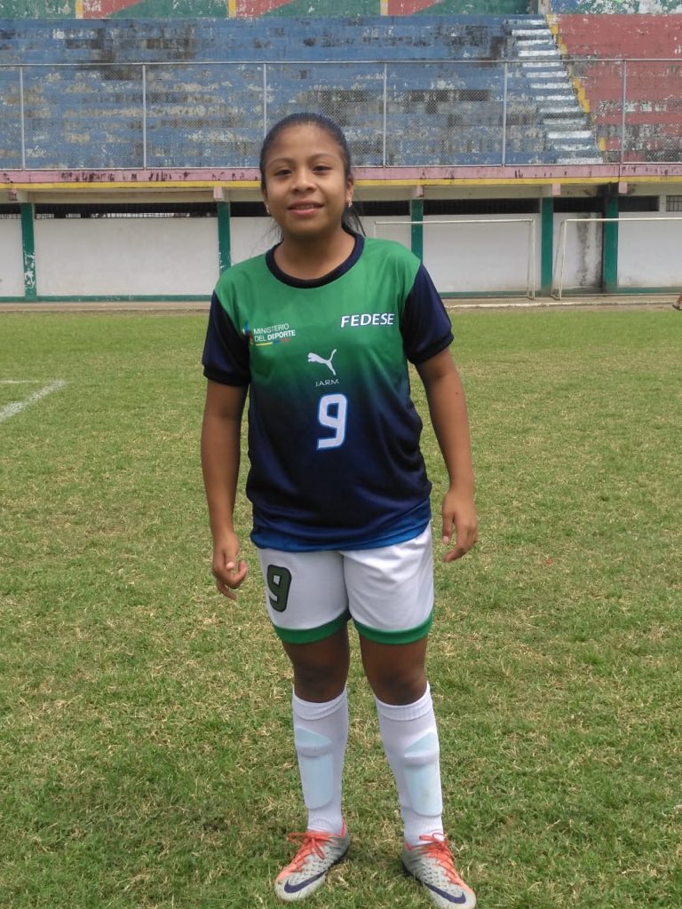 leisla_ag10's tweet photo. Eliminatorias previó a los juegos nacionales, dando todo por #SantaElena mi provincia @fedesantaelena gracias por todo el apoyo ⚽️❤️😊 https://t.co/IdJQ6nrfBK