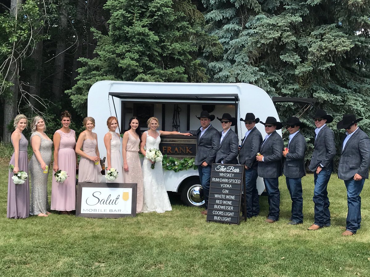 salutmobilebar's tweet photo. Congratulations to the newlyweds Brittany and Derek Frank! https://t.co/GsYLNHXMIS