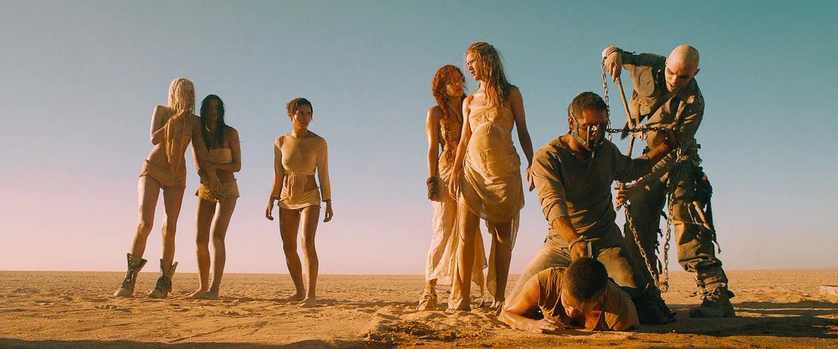 безумный макс жены бессмертного джо. фотосессия дарья лефлер вампир. кортни итон безумный макс дорога ярости. безумный макс дорога ярости фильм 2015 несмертный джо. хью кияс-бёрн безумный макс дорога ярости.