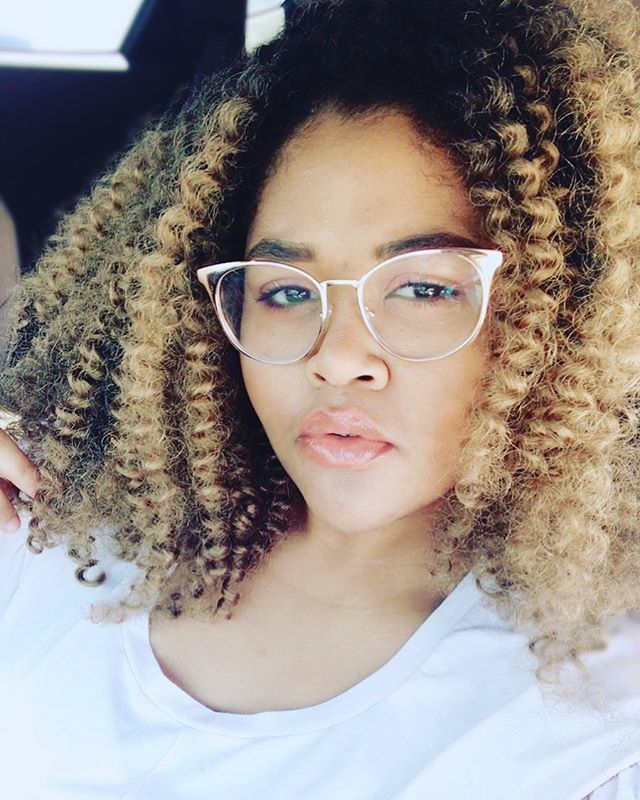 LizeeAngel's tweet photo. Oh, hey there! Just a casual slim face, blonde hair selfie post movie date. @fentybeauty Gloss Bomb on top of @maybelline IntiMatte Nudes in Almond Rose on the lips, Now on to making 3 type of wings. Stay tuned!
#beauty #beatyblogger #lifestyleblogger #lifestyle #healthylifโฆ https://t.co/dy8s43N6zq