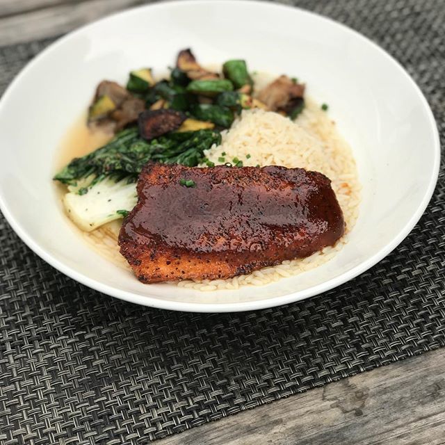 ScreenDoor_JI's tweet photo. Tonight’s Special... Garlic Miso Glazed Salmon with Sautéed Asian Veggies with Rice in a mushroom broth!!! Holy Cow!!!! This is the bomb!! #specials #Natalierocks #foodie https://t.co/1m8KYJuWBu