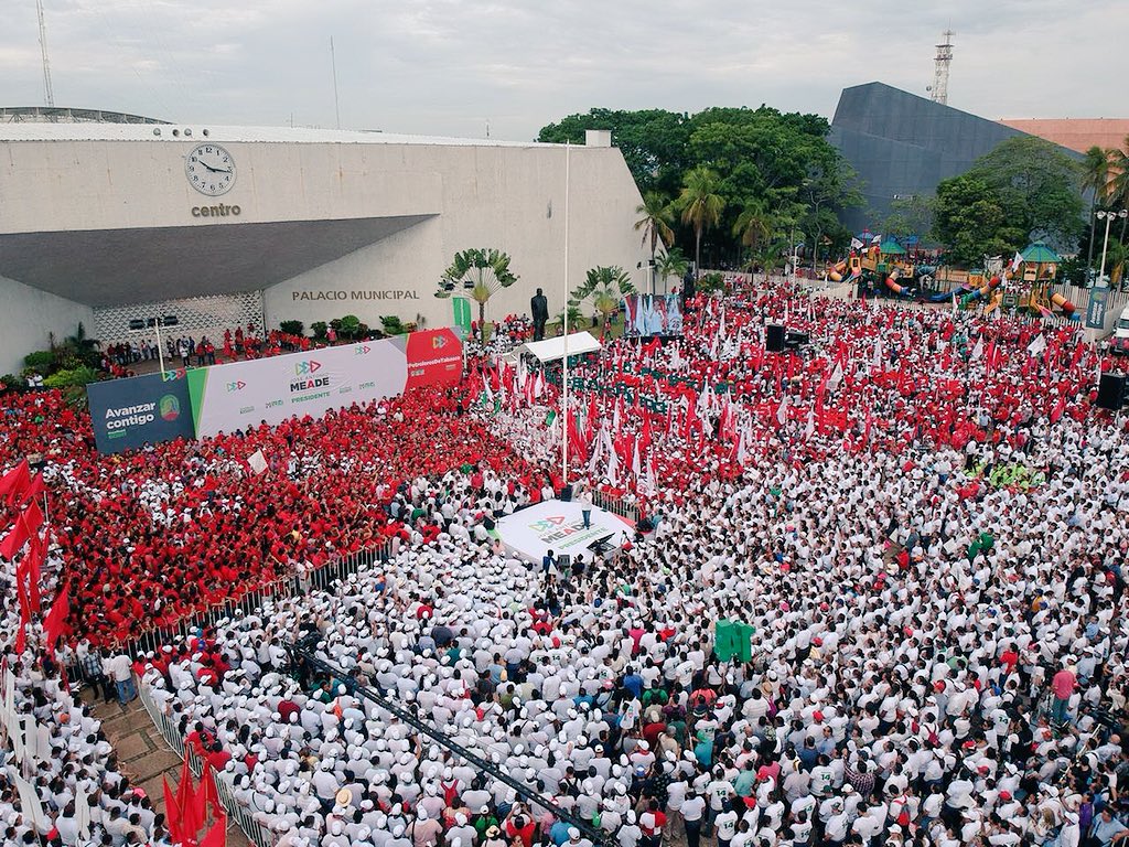 JoseAMeadeK's tweet photo. ¡Gracias a los miles de petroleros de Tabasco por el apoyo que hoy me manifestaron! En las urnas vamos a demostrar que somos la mejor alternativa para gobernar al país y hacer frente a los retos que enfrenta México #VamosAGanar 🇲🇽. https://t.co/1YzCTLV8j8