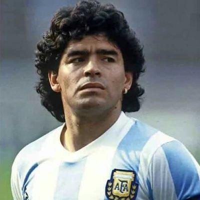 IvaninhoFCB_'s tweet photo. NO ME FALLÉIS!!

¿PARA TI, QUIÉN ES MÁS GRANDE DE LOS DOS?

🔄 - Messi.
❤ - Maradona. https://t.co/SWARPJ5YAK