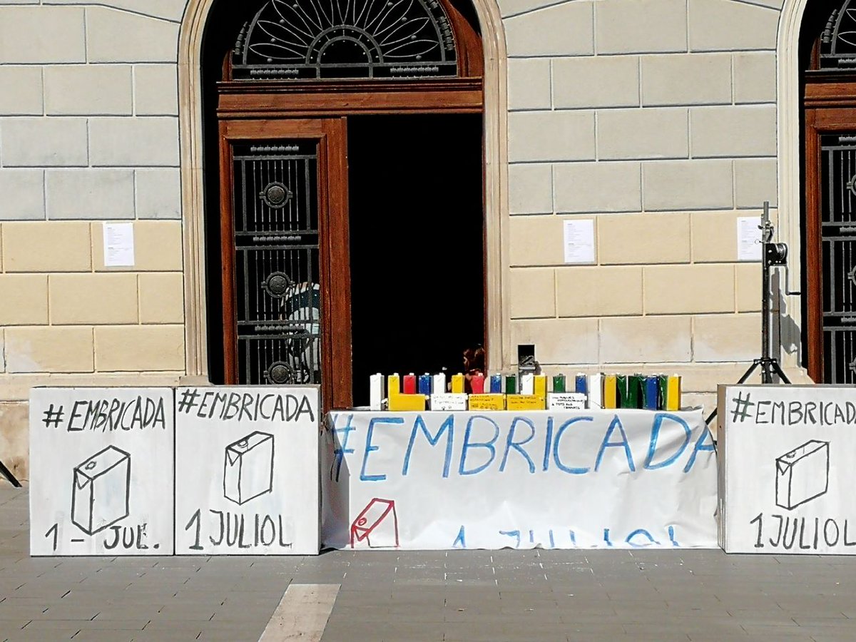 laforja_sbd's tweet photo. 24 hores de resistència. L'ajuntament segueix okupat pel CDR de Sabadell. Tot el poder pel poble.
#PrenemElPoder15J https://t.co/uAo28VH3fz