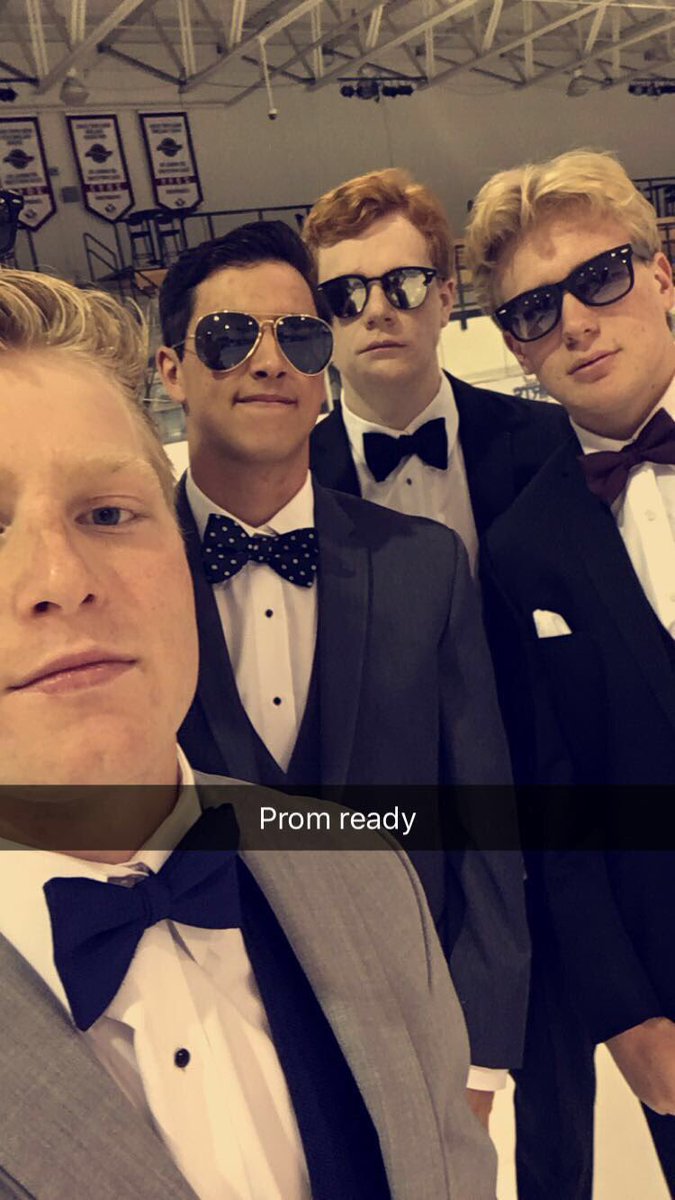 shamil_mcglynn's tweet photo. Happy birthday @bryanlaureigh16 miss ya bud #gosax https://t.co/LpZiHr3tvH