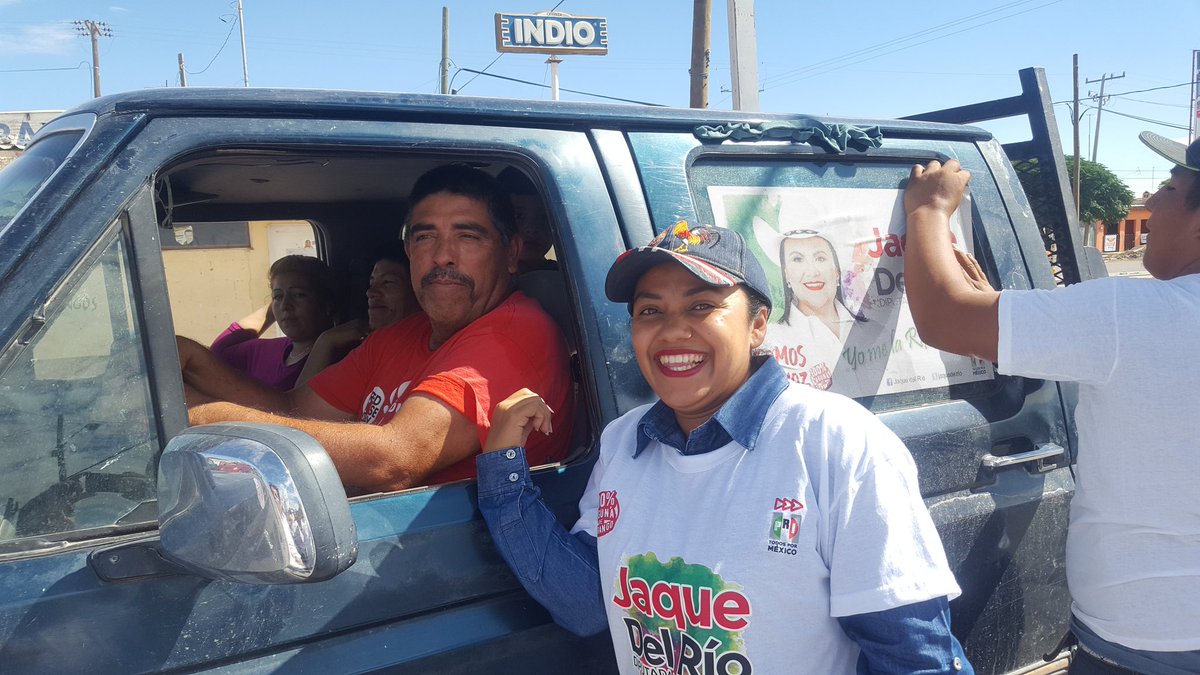 Alonso_Blancas's tweet photo. Cómo muestra de la lealtad hacia nuestros candidatos del Pri hoy nuestra suplente de la virtual diputada en el D9 jaquelin del rio. Claudia Marmolejo encabezó el crucero a fabor de #YoMero y los candidatos de el Pri #ColosioMapimi #RocioRebollo #AnavelFernandez #JaquelinDelRio https://t.co/ZSlqP9rmom