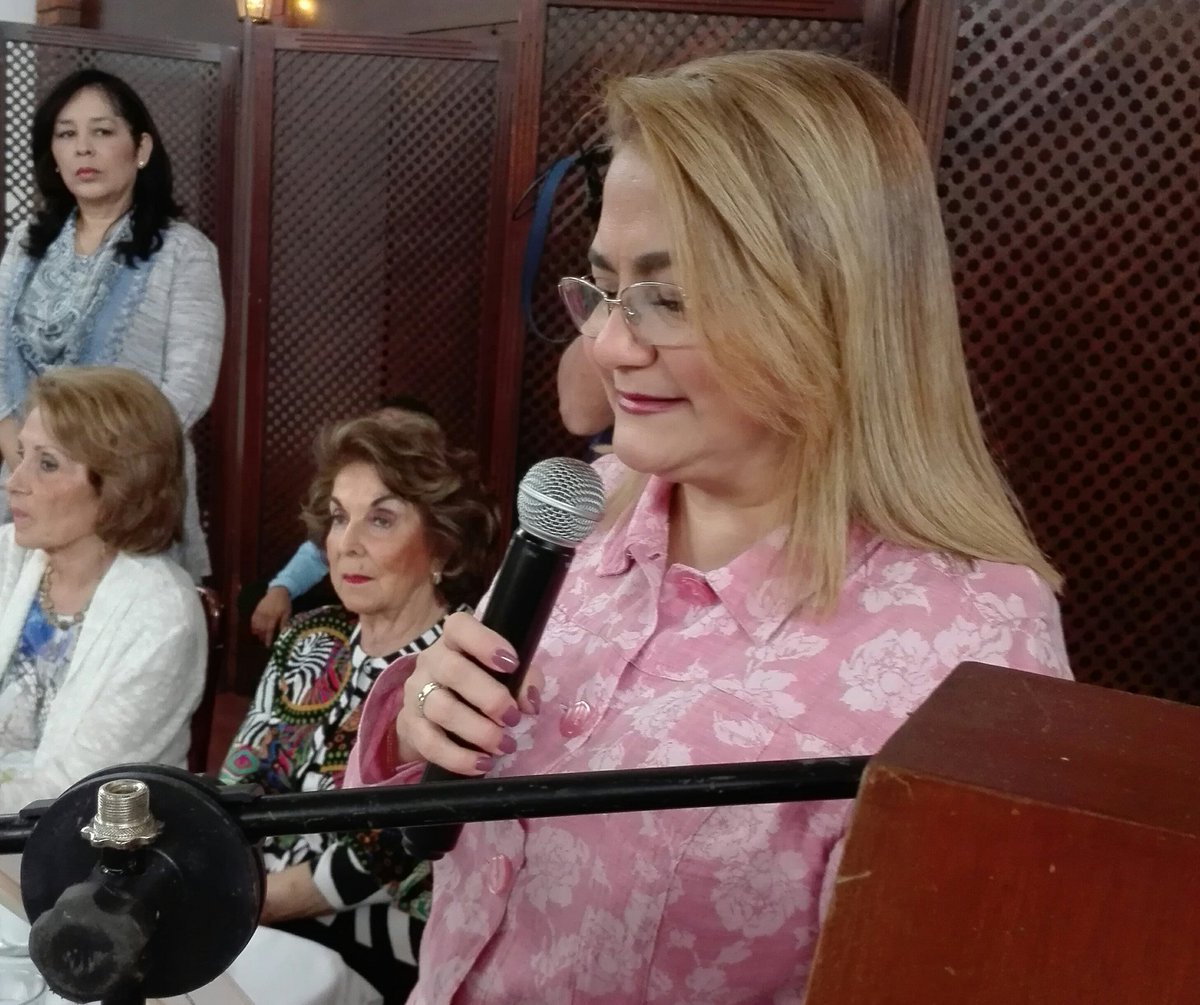 PDDHElSalvador's tweet photo. #Procuradora @RaqueldeGuevara También juramentó a las directivas de las 105 Sub Filiales, 14 Filiales, 8 Centros Integrales de Día y 2 Dormitorios Públicos que administra #FUSATE. #PDDH a favor de acciones para garantizar derechos de Personas Adultas Mayores. https://t.co/FYZGtP0ikK