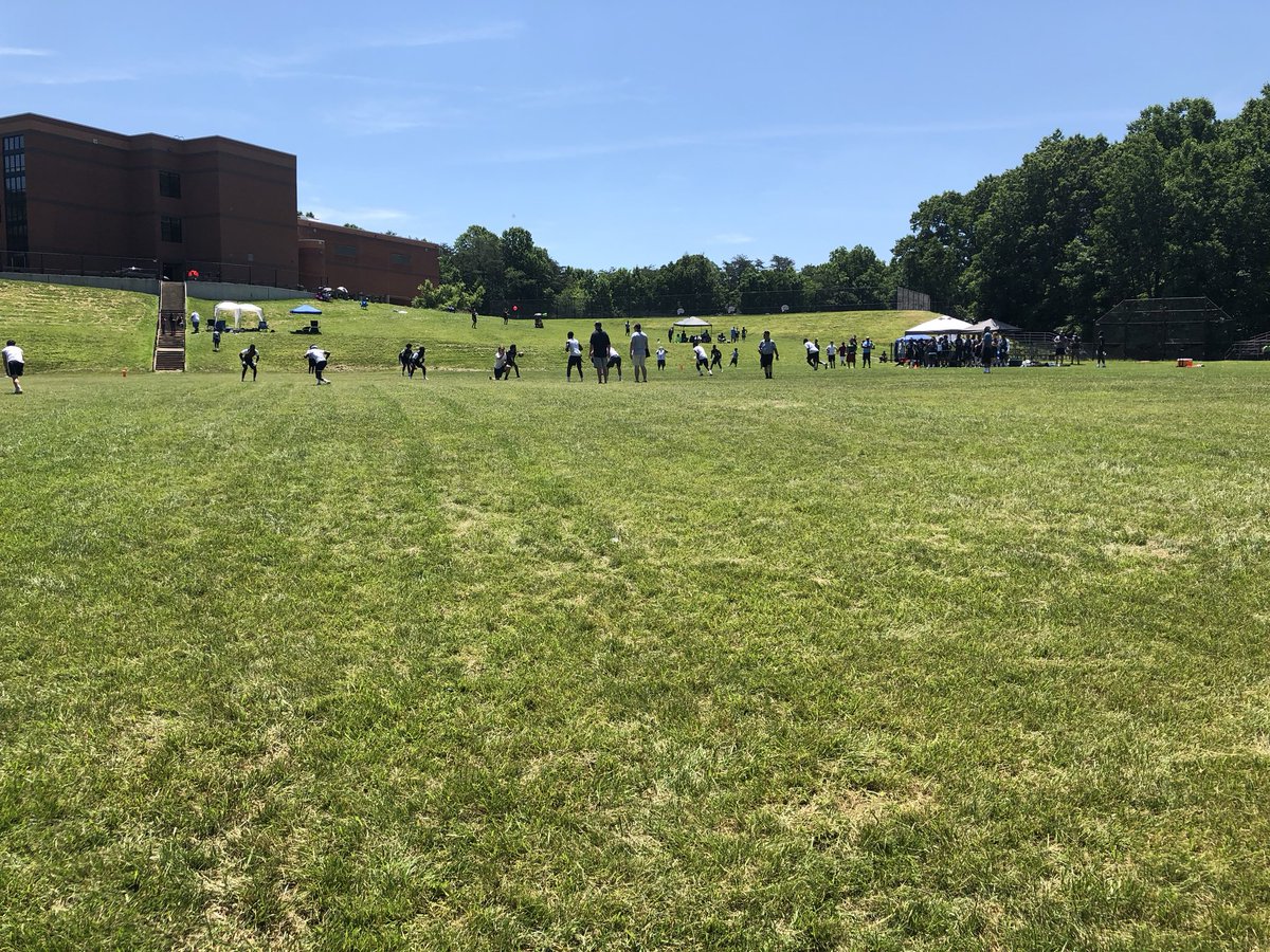 CoachVicDowning's tweet photo. At the @xprogroup2011 7v7....great day for some football https://t.co/9rWF67O5xj