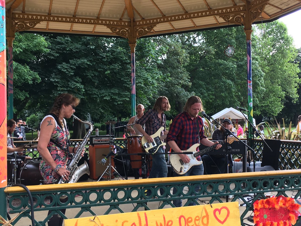 Beautiful atmosphere in #croydon <a href="/CRSummerofLove/">CroydonSummerofLove</a> #peaceandlove