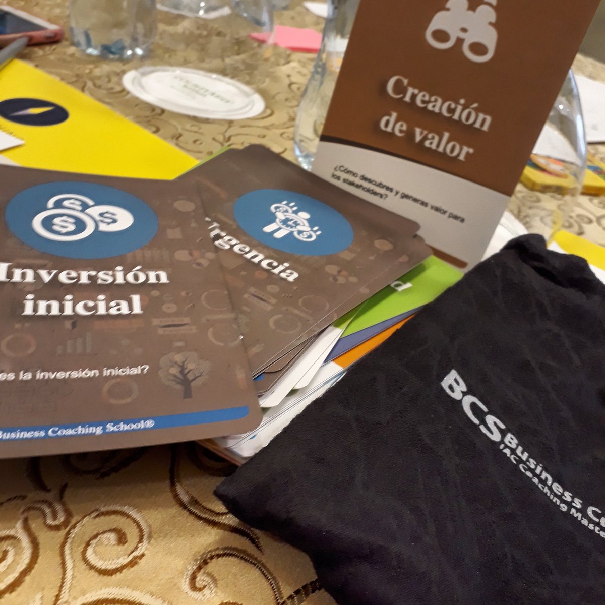 AsesoraDyE's tweet photo. Aprendiendo nuevas herramientas para servir más & mejor
#trainningtime💪 https://t.co/MFUkNw5gVm