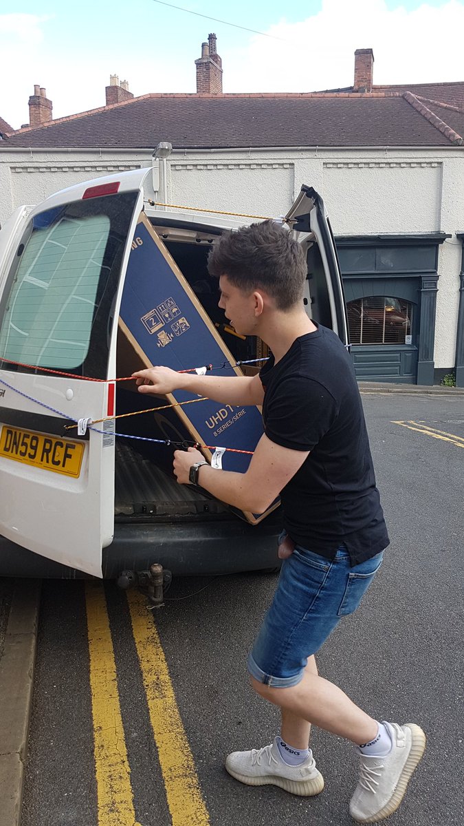 battlerigs's tweet photo. @MarzBarGaming picking his new TV for the cinema room! @SuperfiLincoln #notdoinit https://t.co/126d5xWwQU