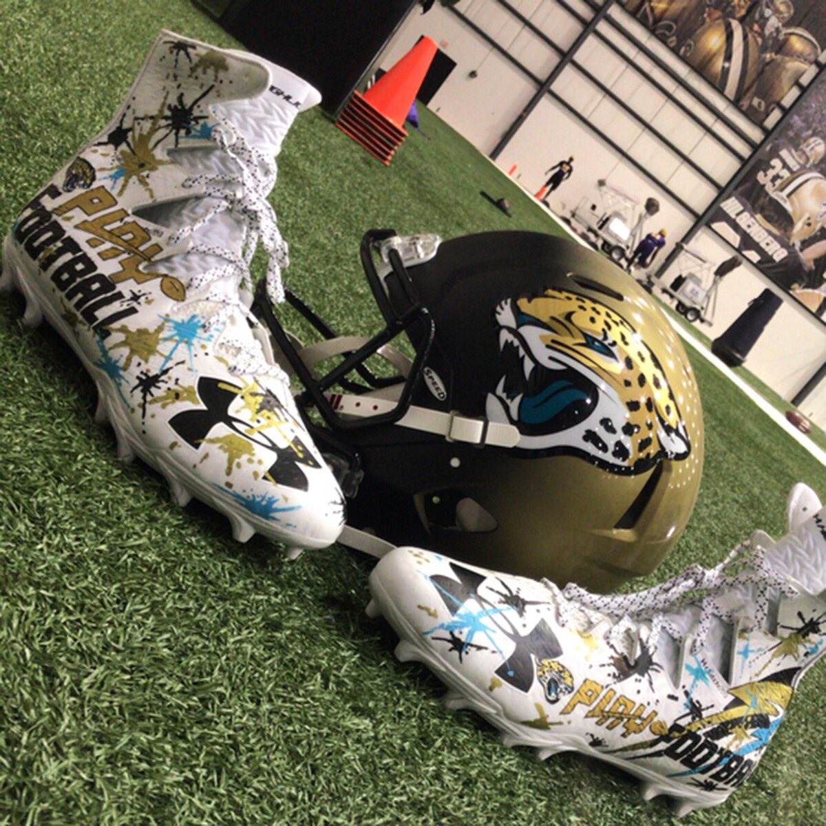 NFL's tweet image. .@Jaguars RB @_fournette is hosting his free @NFLFoundation-funded youth camp today in New Orleans! #LetsPlayFootball