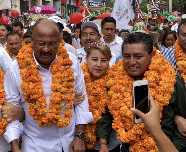 HectorAprezaSI's tweet photo. Una vez más, nuestro presidente del @PRI_Nacional @JuarezCisneros visita Guerrero. Hoy se reúne con nuestro candidato a la alcaldía de Tlapa @GilbertoSolanoA y miles de militantes y simpatizantes que van #PorlaReconciliacióndeGuerrero https://t.co/oIZFvcP2s5