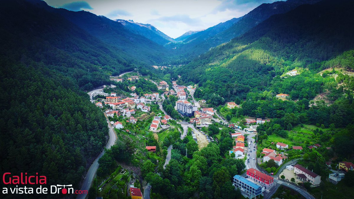 avistadedrones's tweet photo. 📸Vila do Geres 🌍Portugal 
#drone #drones #dronestagram #dronefly #dronesdaily #dronephotography #skyhilife #photooftheday #picoftheday #fotodeldia #droneair #phantom #djiglobal #aerialview #instagram #dronephotooftheday #aerialphotography #droneoftheday https://t.co/9wyOkDkpc6
