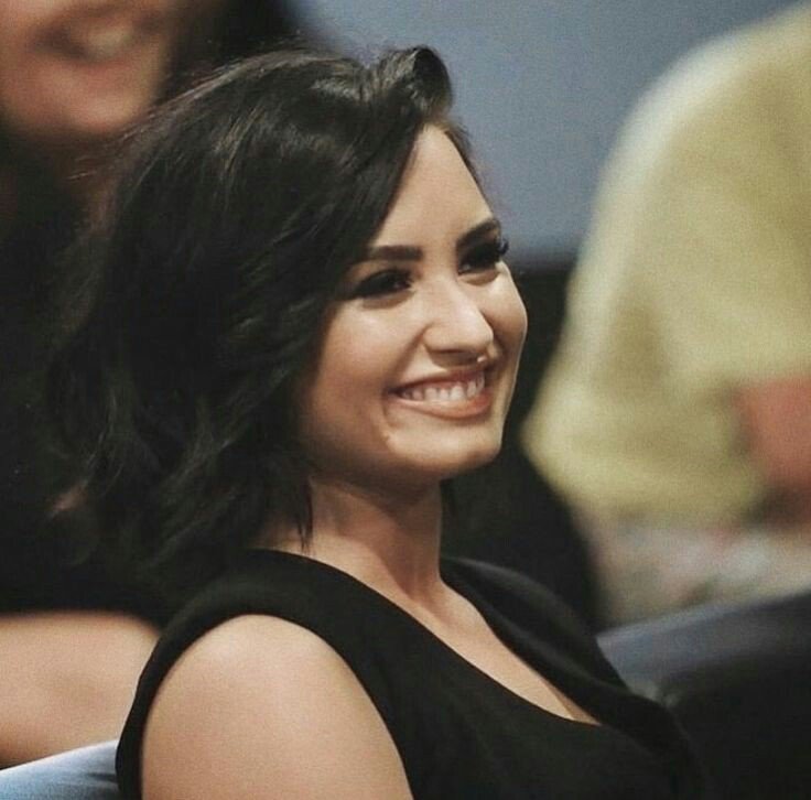 LovaticbyDemii's tweet photo. My #TeenChoice for #ChoiceFemaleSong is SORRY NOT SORRY by Demi Lovato https://t.co/HYAzzihAd1