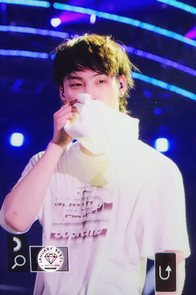 JanuaryBeryl's tweet photo. <PREVIEW> 180616 EYES ON YOU in TAIPEI

#갓세븐    #GOT7    #재범 #JB https://t.co/zvUhjeAH9S