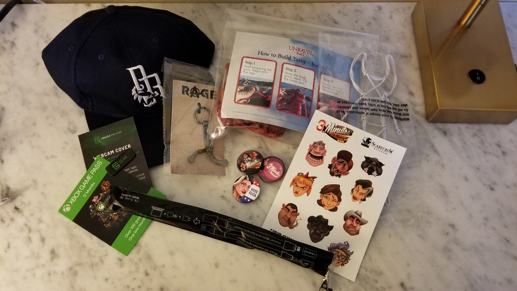 Aruku64's tweet photo. El botín. (Prometo foto de mi amiga fuera de la caja.) #E3AKB #E32018 https://t.co/RhKDqFaaMj