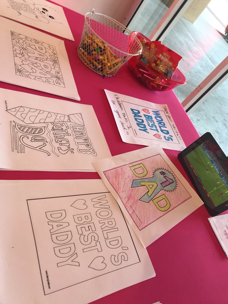 TmobileAllison's tweet photo. Starting the weekend off with some drawings for dad and showing a good game#FatherObsessed#Customerobsessed#FIFA@JerryG1985 @B_Vargas22 @isaac2691 https://t.co/8vqm6B3adj