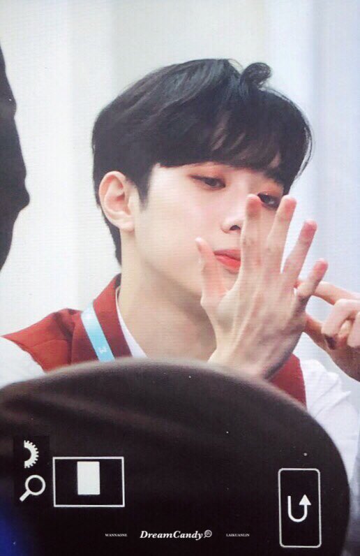 dreamcandy0923's tweet photo. 180616 상암 스탠포드 팬사인회 프리뷰

#라이관린 #賴冠霖 #Laikuanlin #워너원 https://t.co/Q9x1Qb60N6