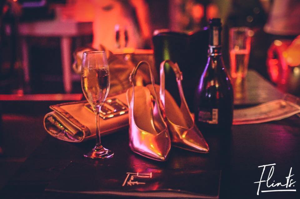 flintsbarmg's tweet photo. **Saturday Night at Flints**
YOUR Saturday night starts with live music at 8pm - 10pm followed by our resident D.J from 10pm - 1am!!
REMEMBER: Recreate this pic and be in with the chance to **Win A Bottle of Prosecco**
#yourbar #proseccofun #flintssaturday #getcreative https://t.co/cRINa6nBH0