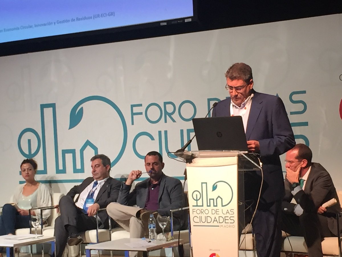 ICScomunicacion's tweet photo. Un año de trabajo junto a nuestro cliente @feriademadrid para definir el enfoques, diseñar el programa y marcar objetivos de la 3 edición del #forociudadesmadrid que se clausuró ayer. ¡El esfuerzo ha merecido la pena por la cantidad de buenos amigos que hemos hecho en el camino! https://t.co/oOC8y9Ymo9
