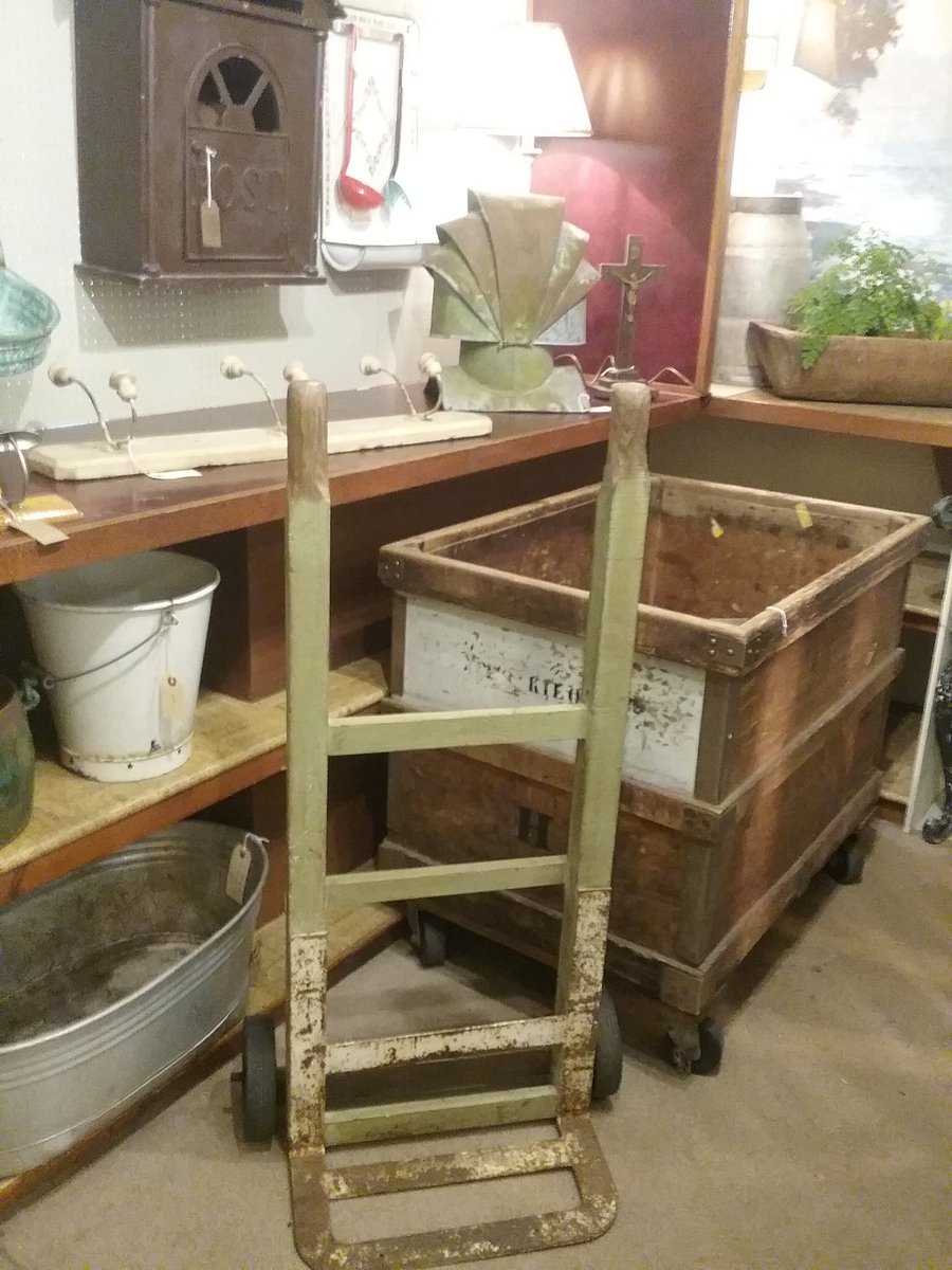 WoodruffBarn's tweet photo. I have a new selling space @corbridgeantics and have had such fun filling it! #French #reclamation https://t.co/hZkZUoW4LB
