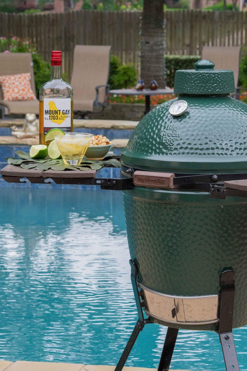 Today is the last chance before father's Day to give dad his favorite gift yet! Choose from a selection of sizes ranging from mini-XL in the Big Green Egg to make Dad's favorite Father's Day Meal ever! #FathersDay #SaturdayMorning #poolside #biggreenegg #BBQ