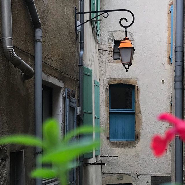 parlando's tweet photo. Pipes &amp; lights https://t.co/qh1dEHXPGg https://t.co/lecnlVVz1d