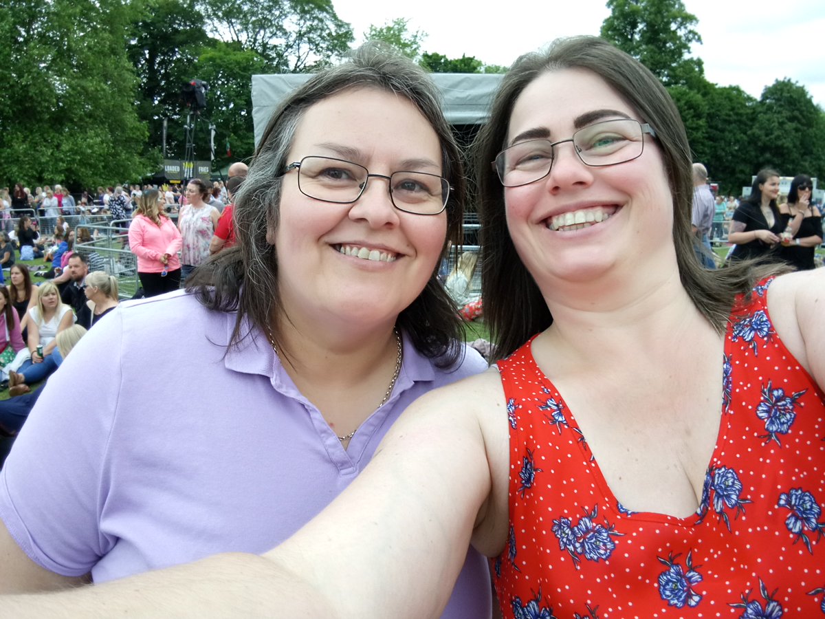 GiantBaps's tweet photo. #stepscolchester here with my wife on our wedding anniversary waiting to scream our heads off for Steps https://t.co/AefonDRi5n