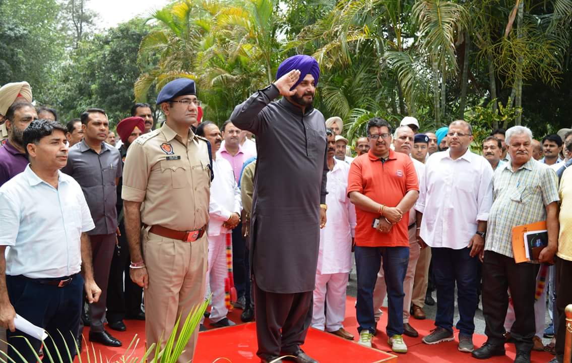 DPathankot's tweet photo. ਦਫਤਰ ਜ਼ਿਲ•ਾ ਲੋਕ ਸੰਪਰਕ ਅਫਸਰ,
-ਪੂਰੇ ਪੰਜਾਬ ਅੰਦਰ ਰਣਜੀਤ ਸਾਗਰ ਡੈਮ ਇਕ ਅਜਿਹਾ ਕੁਦਰਤੀ ਟੂਰਿਜਮ ਸਪਾਟ ਹੈ ਜਿਸ ਨੂੰ ਵਿਕਸਿਤ ਕੀਤਾ ਜਾਵੇ ਤਾਂ ਪੂਰੀ ਦੁਨੀਆ ਅੰਦਰ ਰਣਜੀਤ ਸਾਗਰ ਡੈਮ ਸਾਹਪੁਰਕੰਡੀ ਪਠਾਨਕੋਟ ਇਕ ਵੱਖਰੀ ਪਹਿਚਾਣ ਬਣਾ ਸਕਦਾ ਹੈ , ਆਉਂਣ ਵਾਲੇ ਦਿਨਾਂ ਵਿੱਚ ਪੰਜਾਬ ਸਰਕਾਰ ਦੇ ਵਿਕਾਸ ਦੀ ਇਹ ਸਥਾਨ ਮੁੰਹ ਬੋਲਦੀ ਤਸਵੀਰ ਹੋਵੇਗੀ। https://t.co/I7vqbdmOuJ