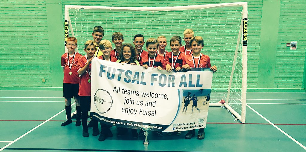 NHFutsalLeague's tweet image. Another fabulous afternoon of Futsal ⚽️

Thanks to @LGCEaglesFC @futsal_brfc @BTownYouthfc &amp;amp; MMM Futsal. 

7 really impressive teams, 21 great games ⚽️ 

@HertfordshireFA