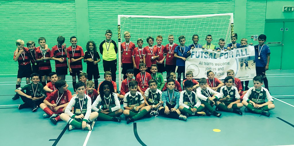 NHFutsalLeague's tweet image. Another fabulous afternoon of Futsal ⚽️

Thanks to @LGCEaglesFC @futsal_brfc @BTownYouthfc &amp;amp; MMM Futsal. 

7 really impressive teams, 21 great games ⚽️ 

@HertfordshireFA